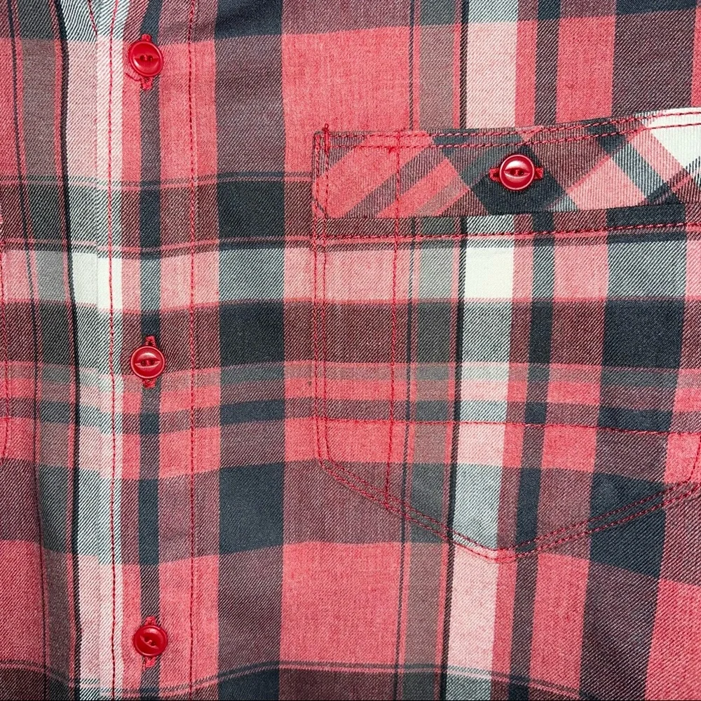 The North Face Men’s Long Sleeve Button Up Shirt Size Medium